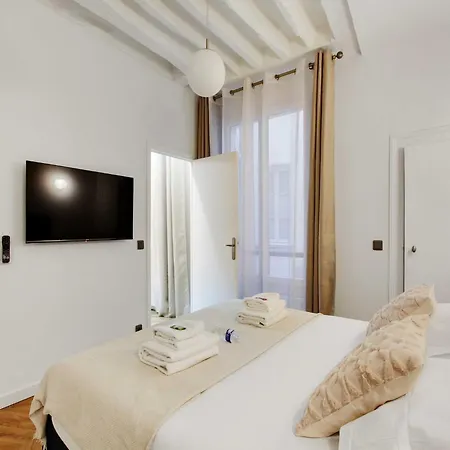 Charming Flat At The Foot Of Les Halles
